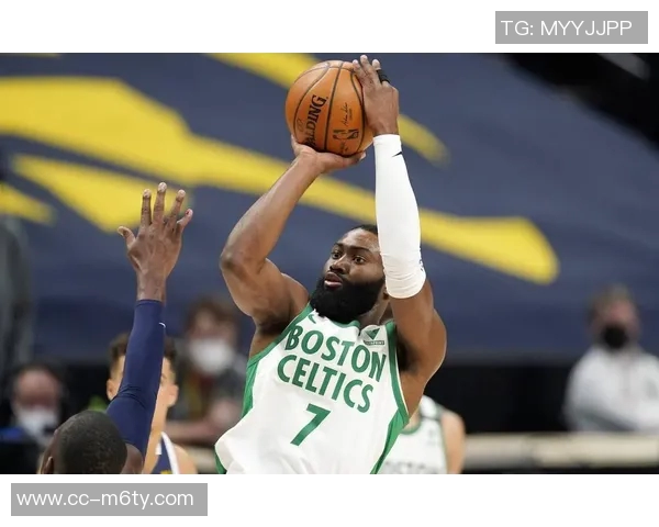 杰伦布朗半场表现不佳仅得10分3板5助攻球队需提升效率