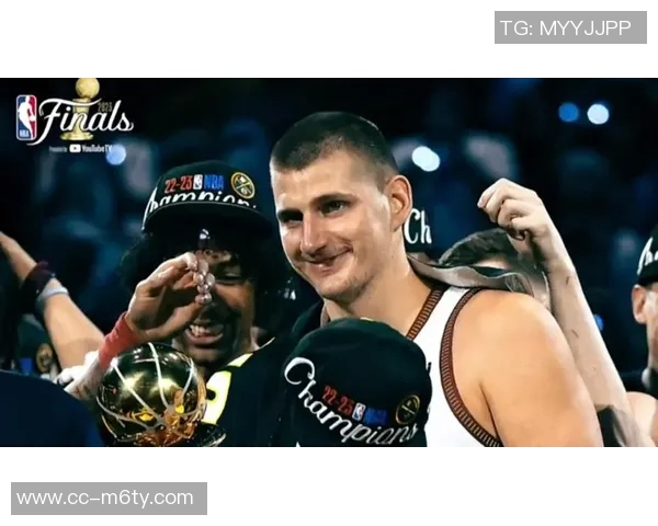 雷迪克称赞艾顿稳定性认为其手感仅次于约基奇